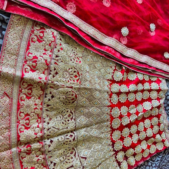 heavy lehenga with all over zari and stone work both side…just wear once - Picture 5 of 7